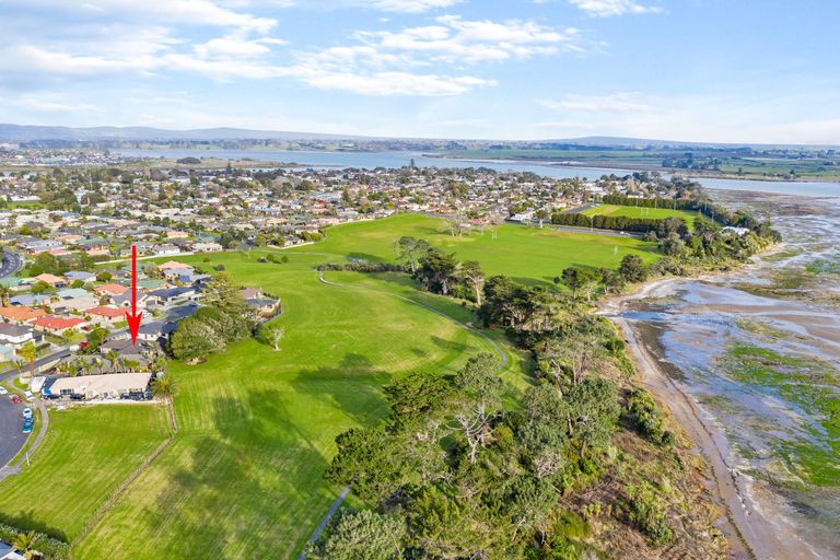 Photo of property in 3 Ebanjane Way, Clendon Park, Auckland, 2103