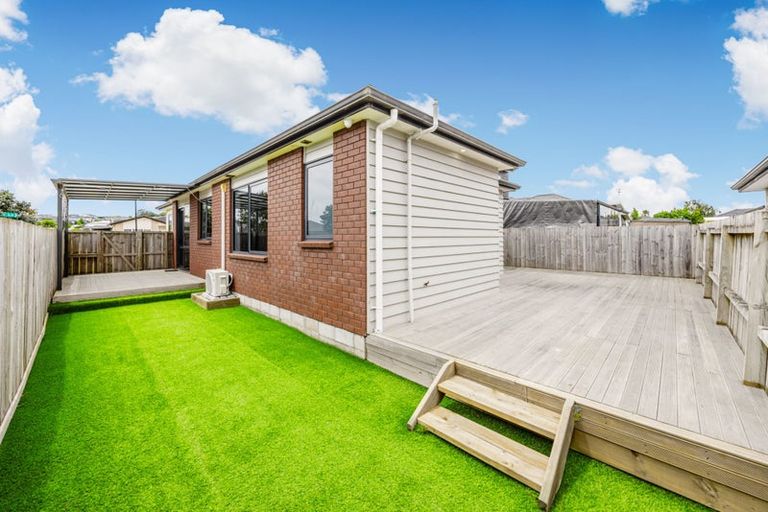 Photo of property in 12 Millfield Lane, Papakura, 2110