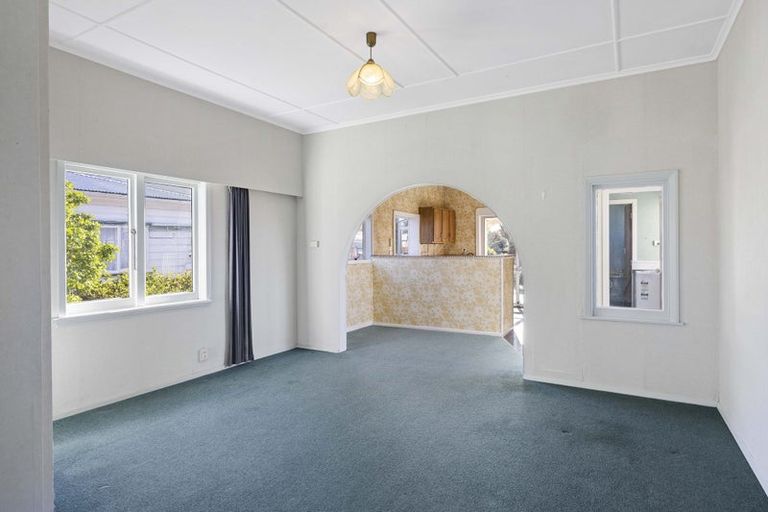 Photo of property in 46 Egmont Street, Hawera, 4610