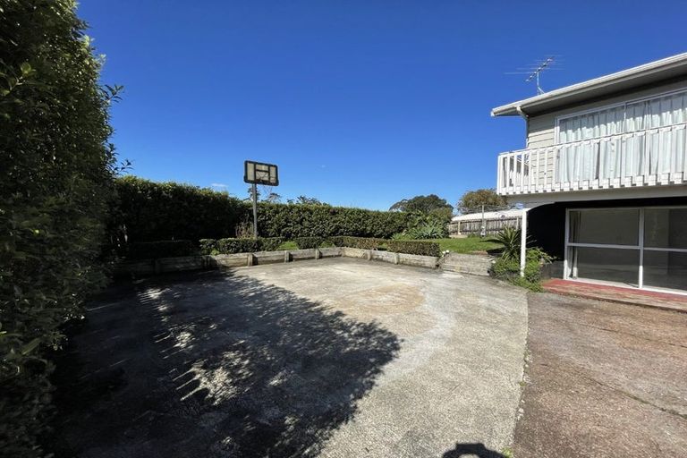 Photo of property in 1 Beldon Place, Pakuranga Heights, Auckland, 2010
