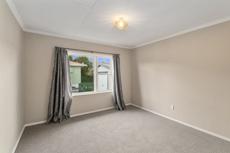 Photo of property in 15 Tawa Street, Levin, 5510