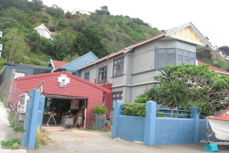 Photo of property in 258 Queens Drive, Lyall Bay, Wellington, 6022