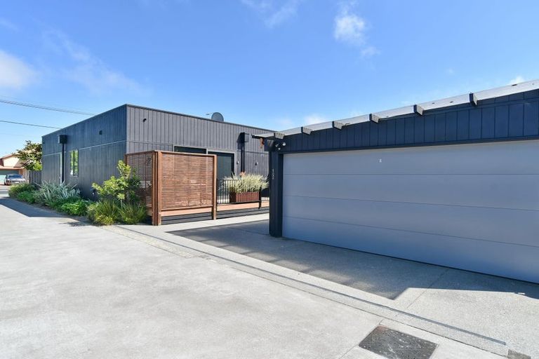 Photo of property in 102 Hills Road, Edgeware, Christchurch, 8013