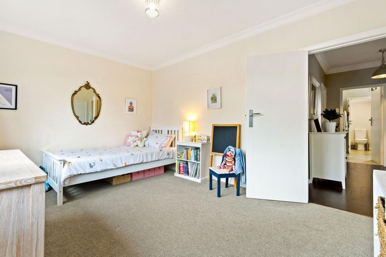 Photo of property in 47 Taikata Road, Te Atatu Peninsula, Auckland, 0610