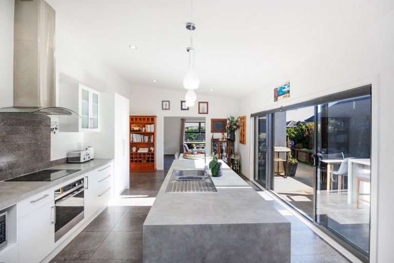 Photo of property in 51 Chestnut Close, Kelvin Grove, Palmerston North, 4414