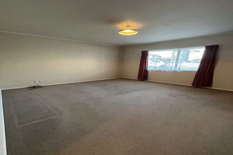Photo of property in 2/1 Nelson Street, Papakura, 2110