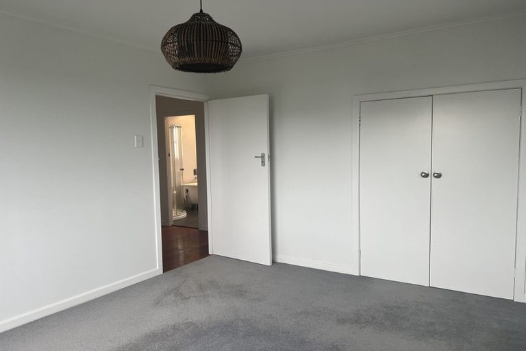 Photo of property in 1/116 Sandspit Road, Shelly Park, Auckland, 2014