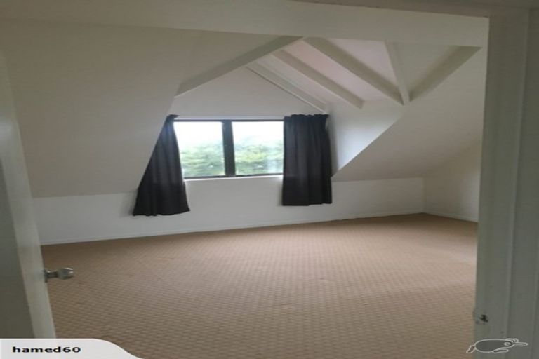 Photo of property in 8 Claret Place, Henderson, Auckland, 0612