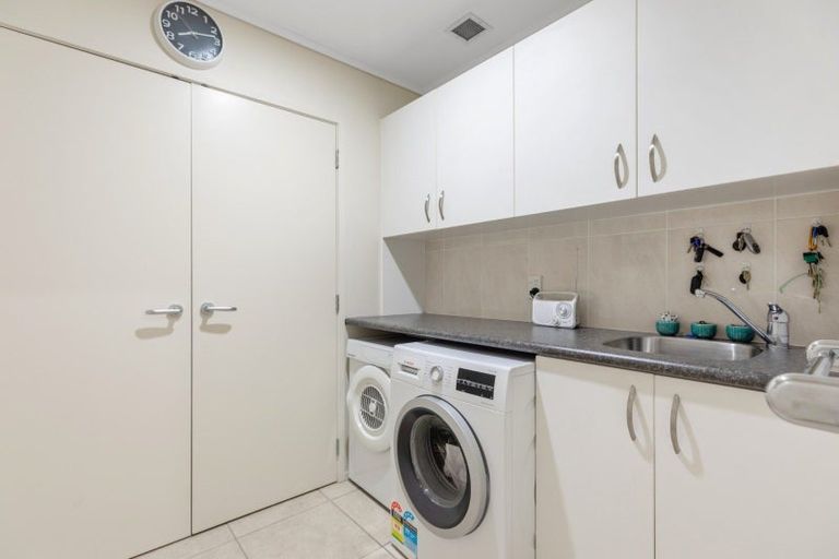 Photo of property in 15/72a Devonport Road, Tauranga, 3110