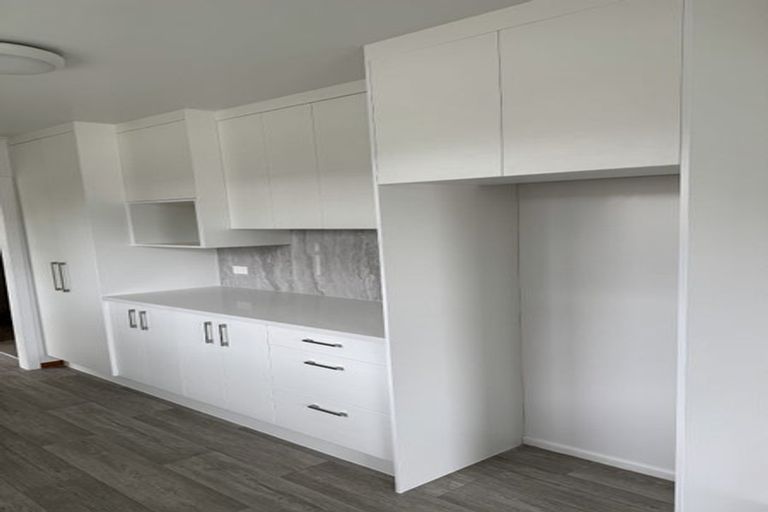 Photo of property in 1/100 Bond Crescent, Forrest Hill, Auckland, 0620