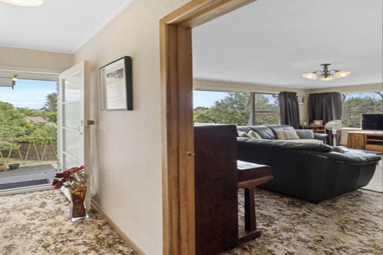 Photo of property in 37 Linwood Avenue, Forrest Hill, Auckland, 0620