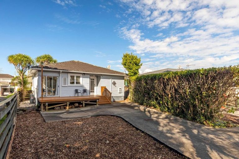 Photo of property in 2/47 Mildmay Road, Henderson, Auckland, 0610