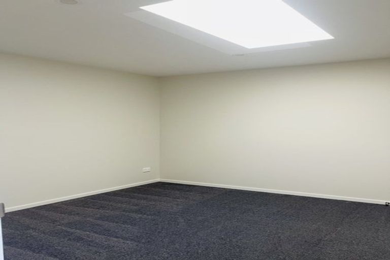 Photo of property in 16 Mene Way, Karaka, 2113
