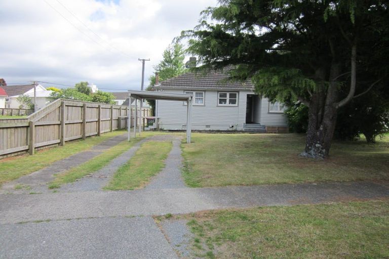 Photo of property in 35 Atiawa Crescent, Waiwhetu, Lower Hutt, 5010