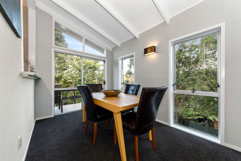 Photo of property in 19 Wirihana Road, Titirangi, Auckland, 0604