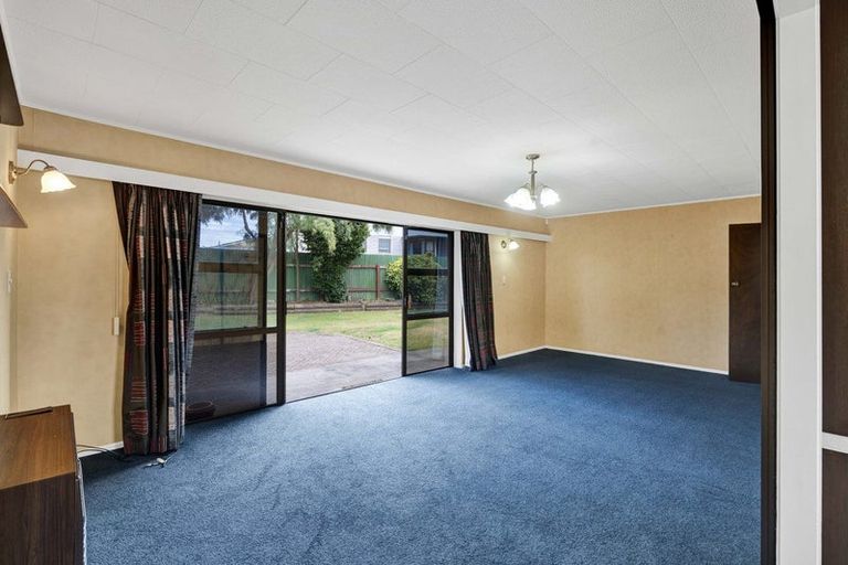 Photo of property in 35 Dives Avenue, Hawera, 4610