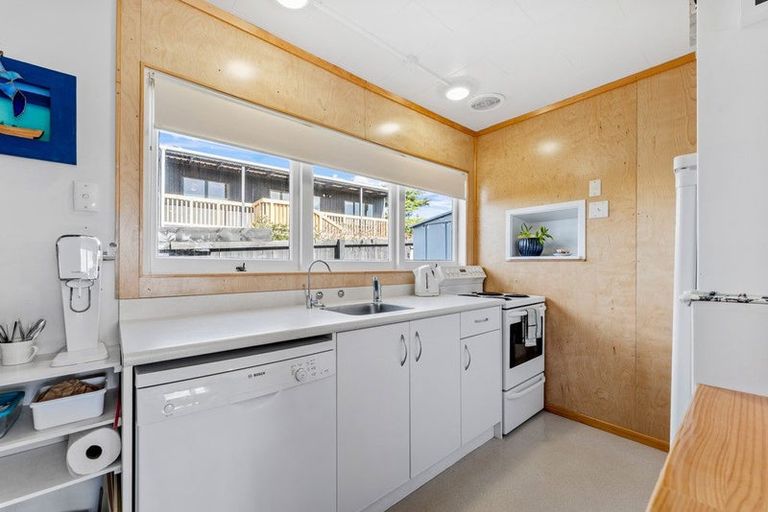 Photo of property in 6 Dalton Road, Snells Beach, 0920