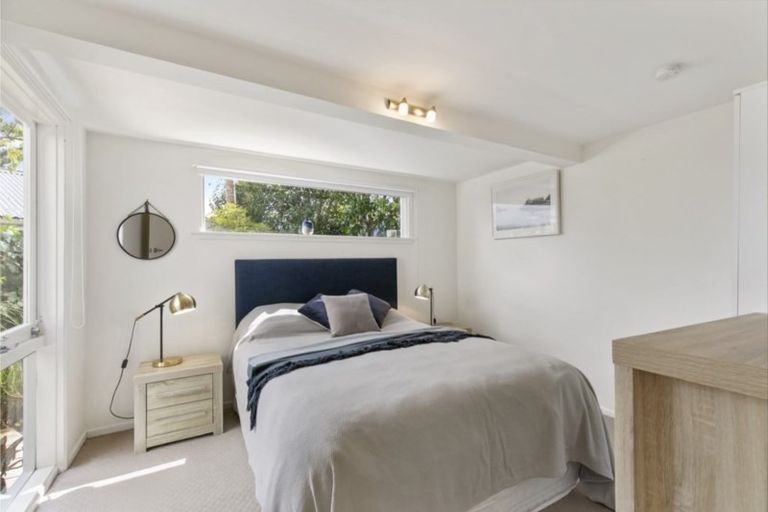 Photo of property in 8 Shanaway Rise, Hillcrest, Auckland, 0627