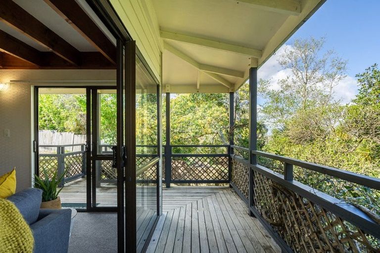 Photo of property in 5/8 West Lynn Road, Titirangi, Auckland, 0604