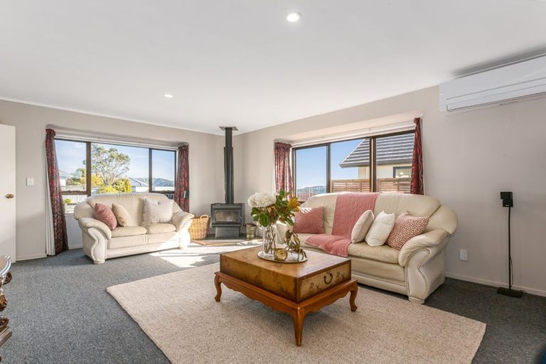 Photo of property in 21 Landsdowne Terrace, Karori, Wellington, 6012