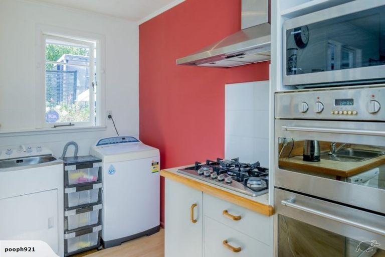 Photo of property in 27 Ngarara Road, Waikanae, 5036