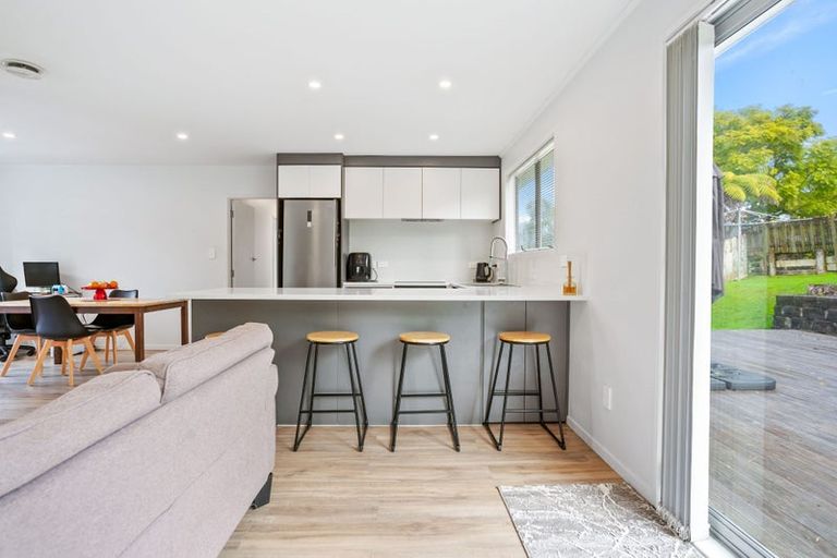 Photo of property in 37 Clyma Place, Massey, Auckland, 0614