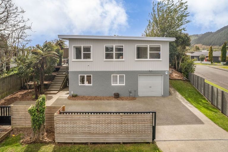 Photo of property in 63 Aorangi Road, Paraparaumu, 5032