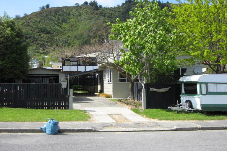 Photo of property in 75 Hampden Street, Picton, 7220
