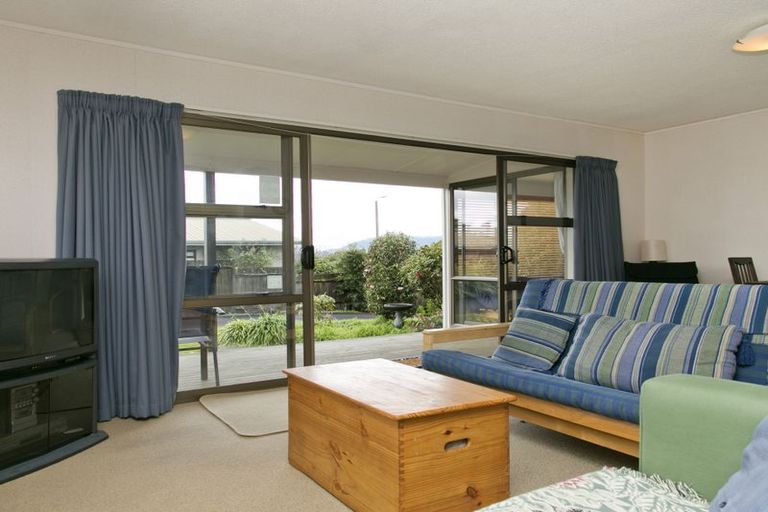 Photo of property in 3a Dorothy Drive, Acacia Bay, Taupo, 3330