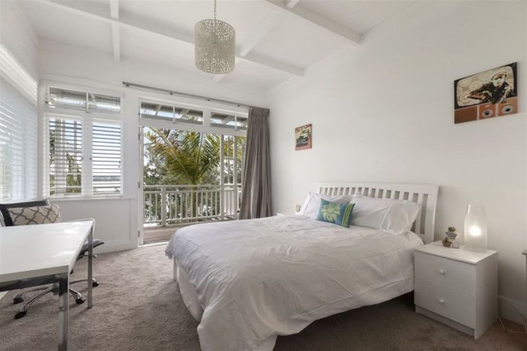 Photo of property in 11 Beresford Street, Bayswater, Auckland, 0622