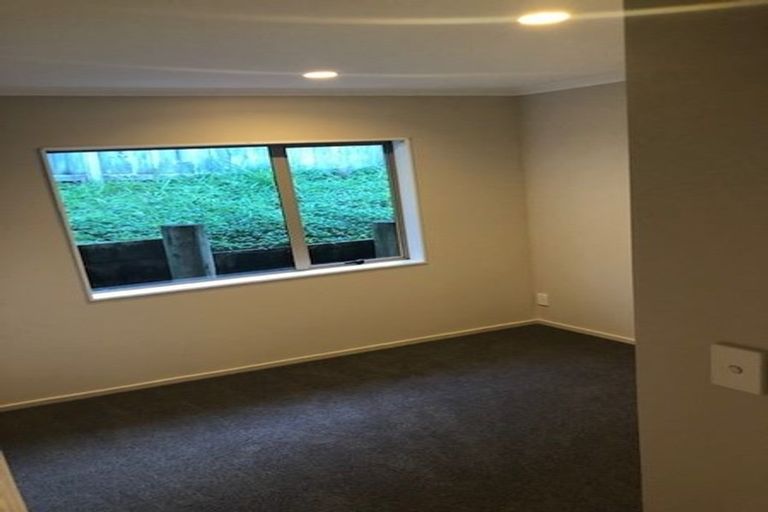 Photo of property in 16 Exotic Place, Massey, Auckland, 0614