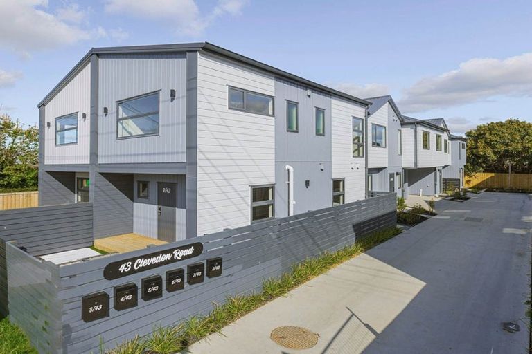 Photo of property in 2/43 Clevedon Road, Papakura, 2110