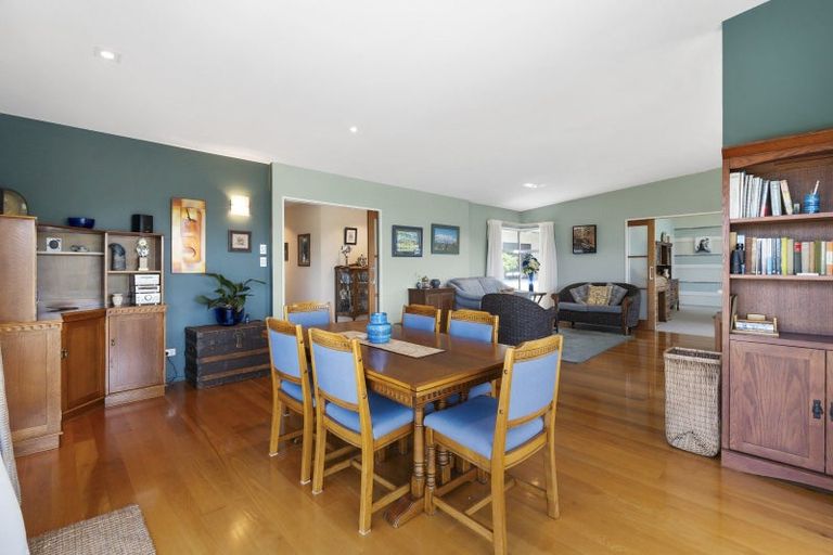 Photo of property in 14 Branksome Place, Aokautere, Palmerston North, 4471