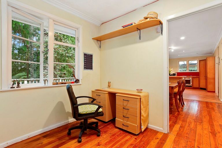 Photo of property in 97 Waima Crescent, Titirangi, Auckland, 0604