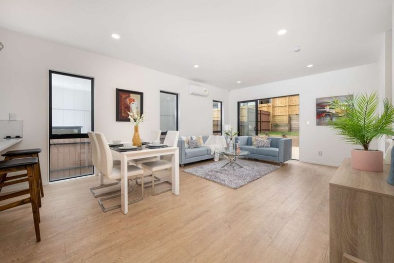 Photo of property in 7b Frontier Lane, Flat Bush, Auckland, 2019