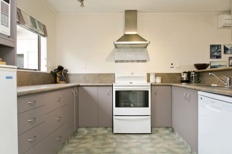 Photo of property in 3a Dorothy Drive, Acacia Bay, Taupo, 3330