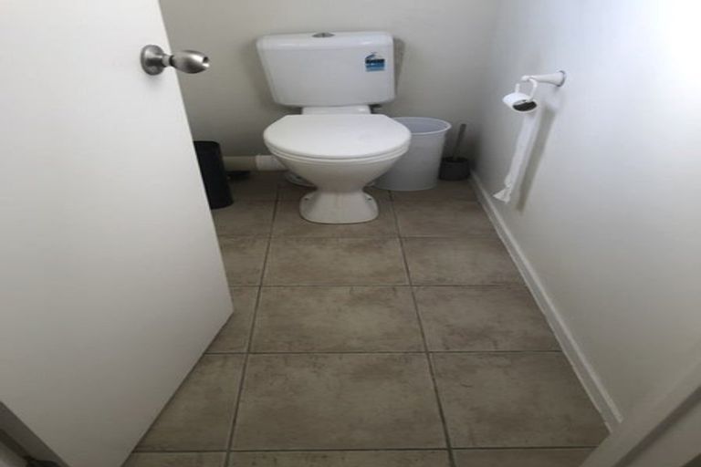 Photo of property in 37 Churchill Road, Cockle Bay, Auckland, 2014