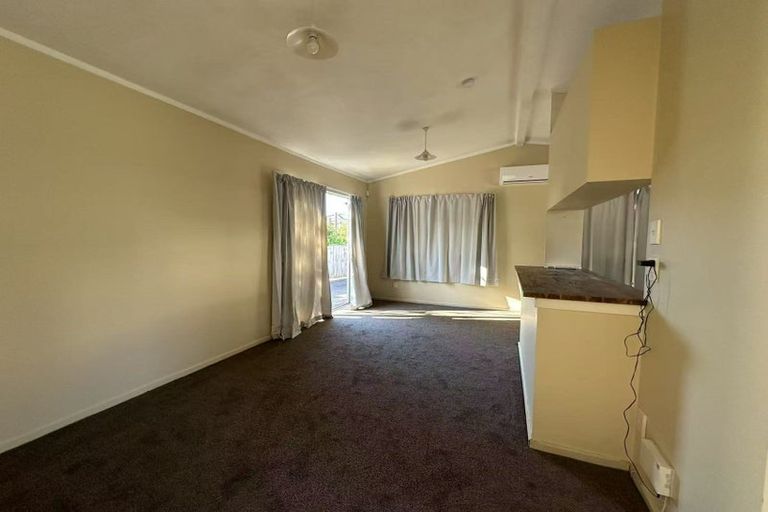 Photo of property in 39 Tomo Street, New Lynn, Auckland, 0600