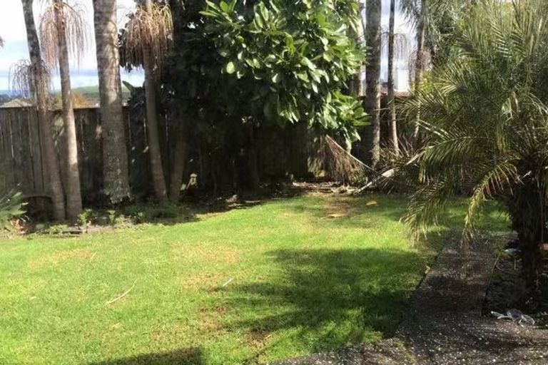 Photo of property in 23 Lansell Drive, East Tamaki Heights, Auckland, 2016