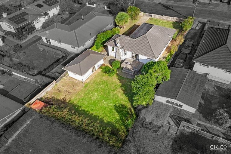 Photo of property in 5 Reid Road, Wainuiomata, Lower Hutt, 5014