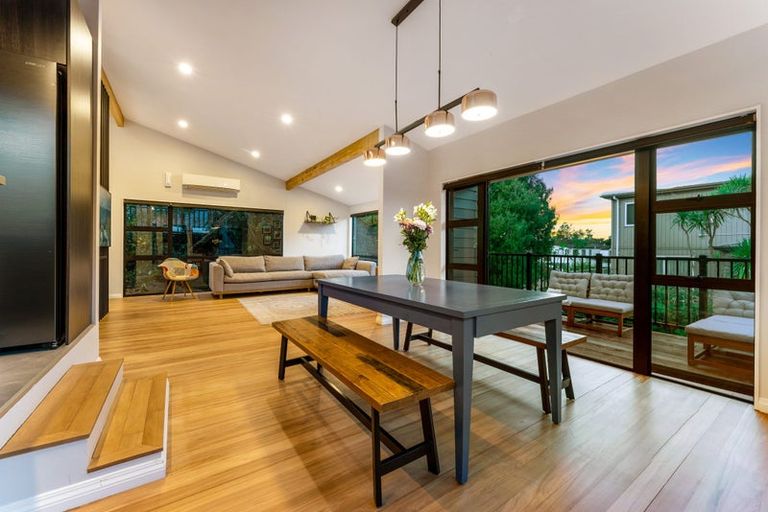 Photo of property in 2/21 Aorangi Place, Birkenhead, Auckland, 0626