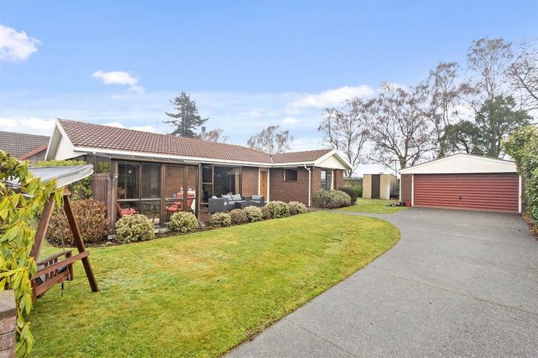 Photo of property in 31 Solomon Avenue, Redwood, Christchurch, 8051