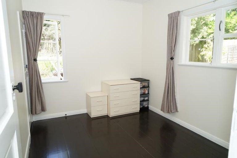 Photo of property in 56 Sunshine Avenue, Karori, Wellington, 6012