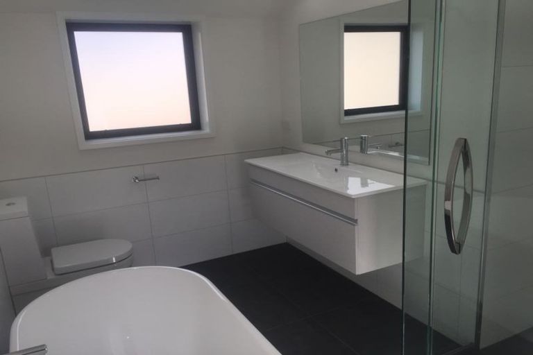 Photo of property in 29 Falconer Rise, Jacks Point, Queenstown, 9371