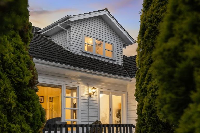 Photo of property in 14 Duke Street, Levin, 5510