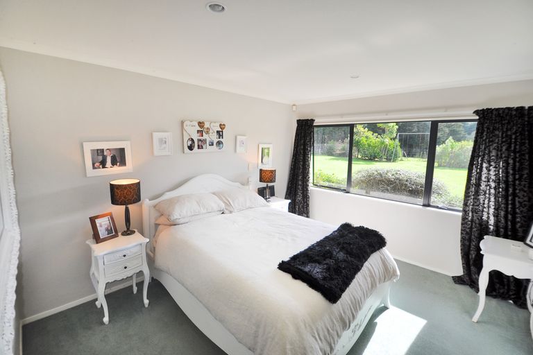 Photo of property in 927 Tauhoa Road, Kaipara Flats, Warkworth, 0984