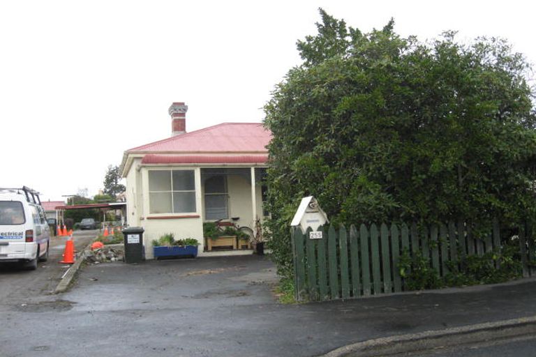 Photo of property in 255 Oxford Street, South Dunedin, Dunedin, 9012