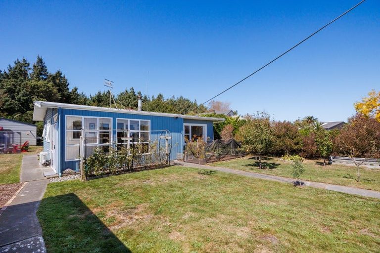 Photo of property in 15 Ferry Street, Foxton Beach, Foxton, 4815