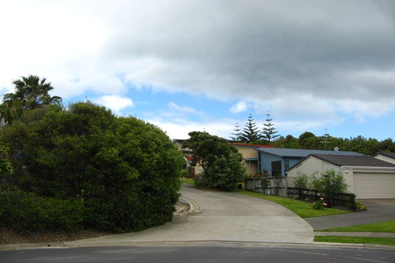 Photo of property in 44 Serene Place, Gulf Harbour, Whangaparaoa, 0930