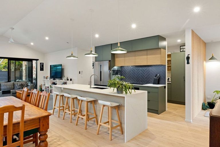 Photo of property in 90 Hugo Shaw Drive, Cambridge, 3434